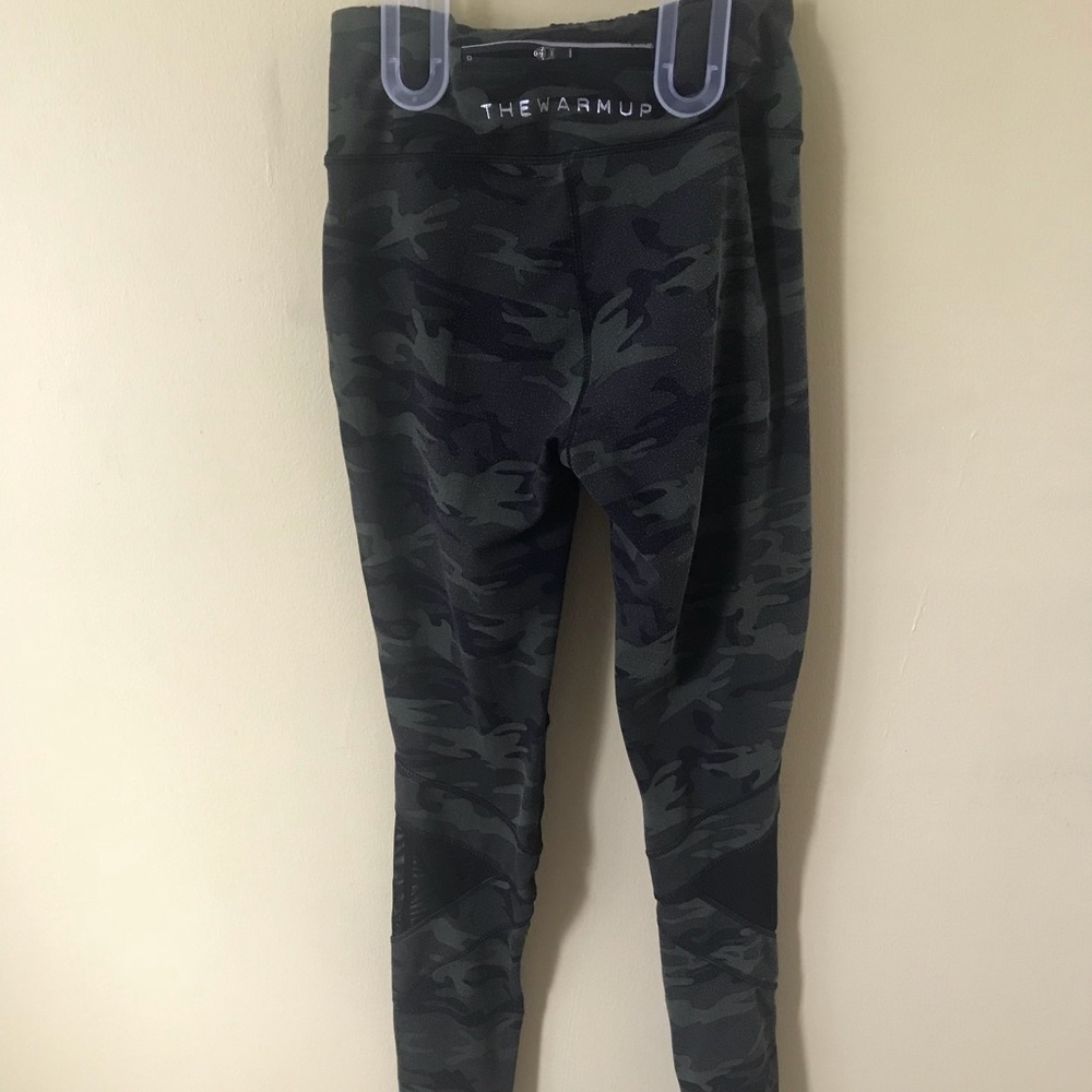 Army with sheer workout leggings - Picture 3 of 3